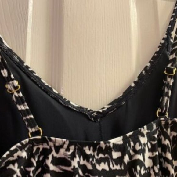 Curves Black Animal Print Belted Swimsuit w/adjustable strap (Never Worn) - Picture 7 of 7